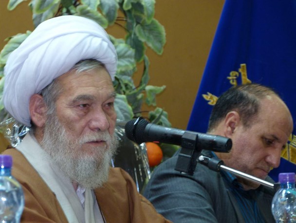 مسئولین اعتقادی به اقتصاد مقاومتی ندارند/ نباید دلخوش به رابطه با بیگانگان بود