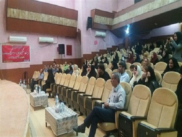 والدین باید هوش اخلاقی خود و فرزندان را افزایش دهند