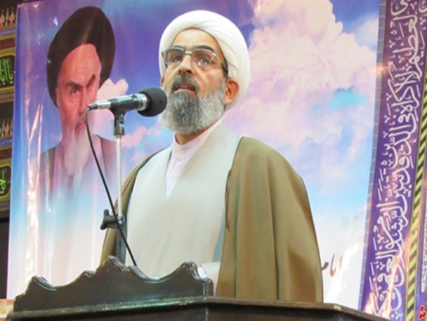 اوج مبارزه با استکبار جهانی، شناساندن امرای عرب خائن به جهان اسلام است