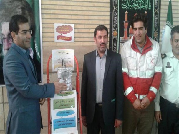 زنگ هفته پدافند غیرعامل در مدارس الیگودرز نواخته شد+تصویر