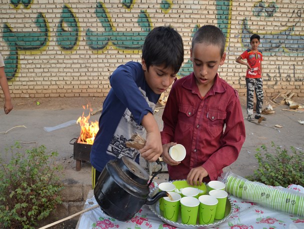 برپایی ایستگاه صلواتی توسط کودکان ارکانی به روایت تصویر