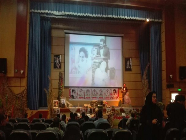 شهدا بصیرت واقعی را از شهدای دشت کربلا را یاد گرفتند