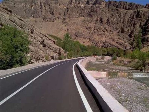 بدهی 12 میلیاردی اداره راه به پیمانکاران بخش خصوصی/ راه‌های روستایی بالای 50 خانوار آسفالت می‌شود