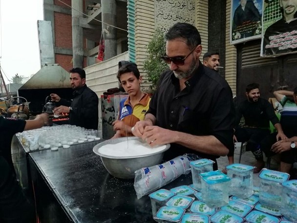 دار و ندار خادم نابینای عراقی سفره باز زوار شد