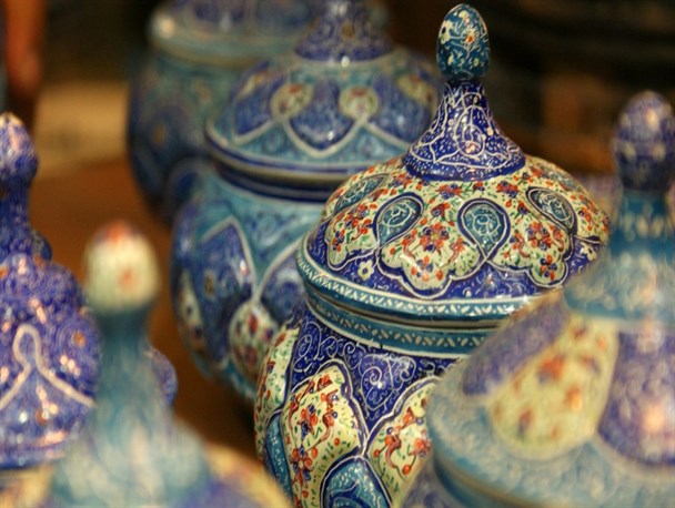 میناکاری، هنری پنج هزارساله از دل آتش و خاک/ ساخته دست هنرمندان اصفهان، درخشان در سطح جهان