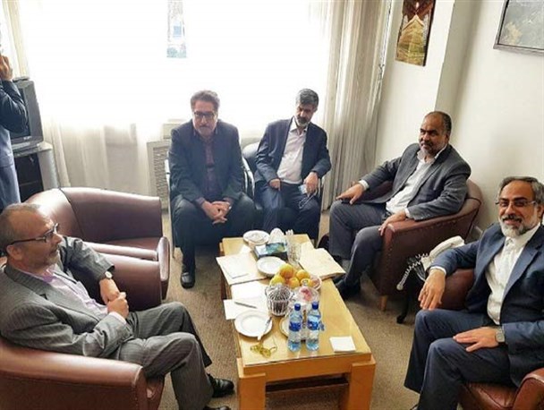 امتیازگیری مسئولان اصفهان و گفتار درمانی نمایندگان یزد!/عملکرد متفاوت مسئولین دو استان در مواجهه با بحران آب!