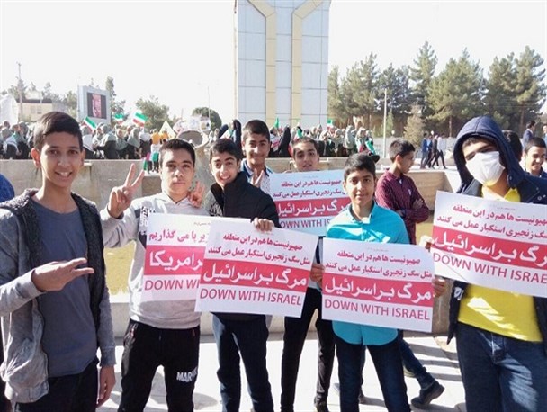 رویدادهای 13آبان در فضای مجازی تبیین می شود/ از امضای طومار تا طنین شعار "مرگ برآمریکا" از پشت بام خانه ها
