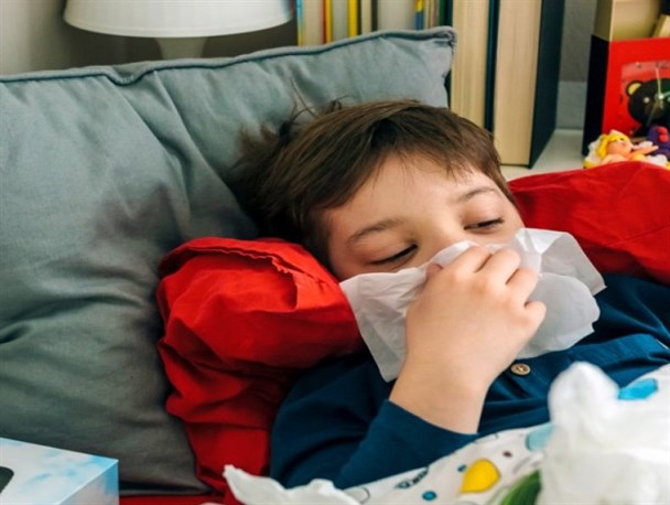 واکسن آنفلوآنزا به اندازه کافی داریم/ دانش آموزان با علائم سرماخوردگی مدرسه نروند