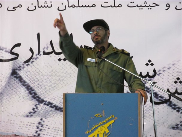 برخود می بالیم که امام خامنه ای عزیز از ما بسیجیان یاد می کنند