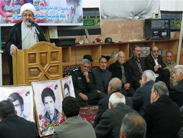 خون پاک شهداء انقلاب را بیمه کرده است
