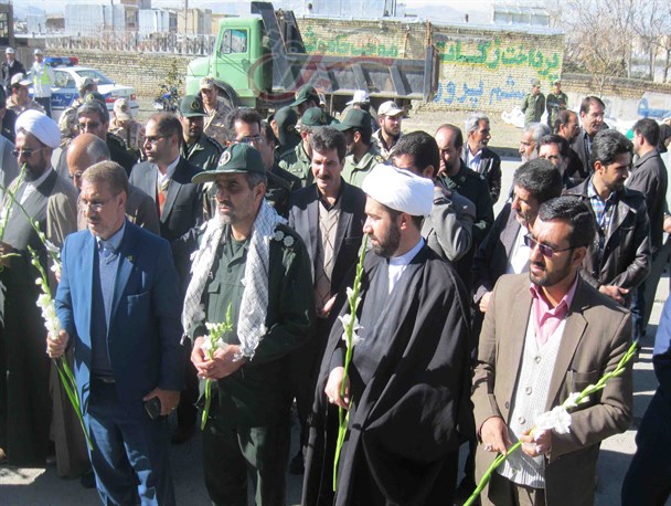 غبار روبی مزار شهدای شهرستان سنقروکلیایی