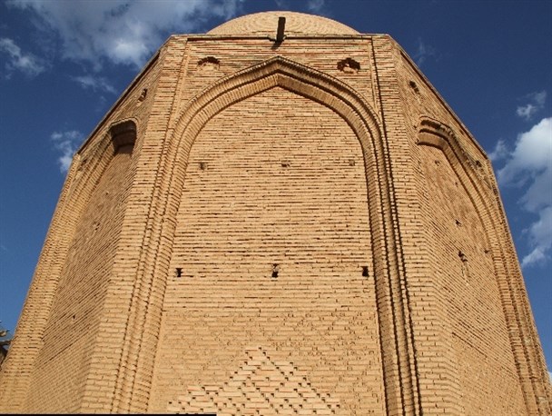 چلبی اوغلی و خانقاه سلطانیه شاهکار دوره ایلخانی/مقبره ای با کتیبه هایی به قدمت تاریخ ایلخانیان + تصاویر
