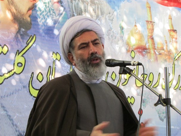 برخی های نباید هر کلامی را به معصومین نسبت بدهند/ بسیج باید از جناحی بودن دور باشد/ باید با بصیرتمان جلوی انحرافات را بگیریم