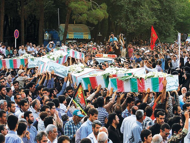 فضای سیستان وبلوچستان معطر به حضور شهدا/ مهدیه شهدای زاهدان میهمان 10 شهید گمنام