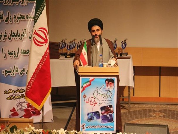 نخبگان بسیجی در راه اقتدار علمی کشور تلاش کنند/مبانی بسیج برگرفته از متون دینی است