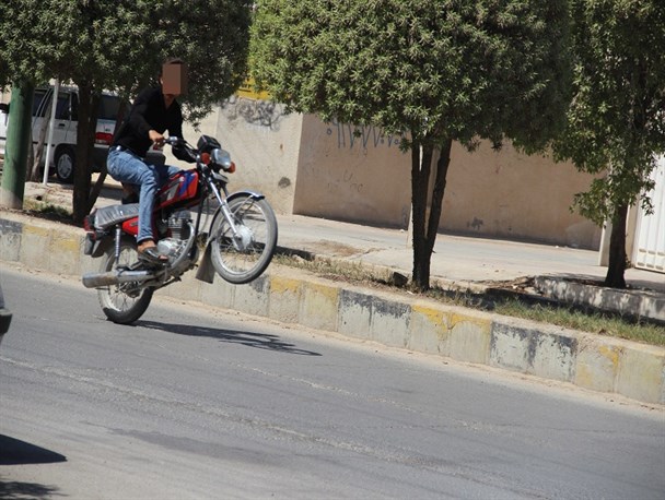 هیس! عابران حقی ندارند