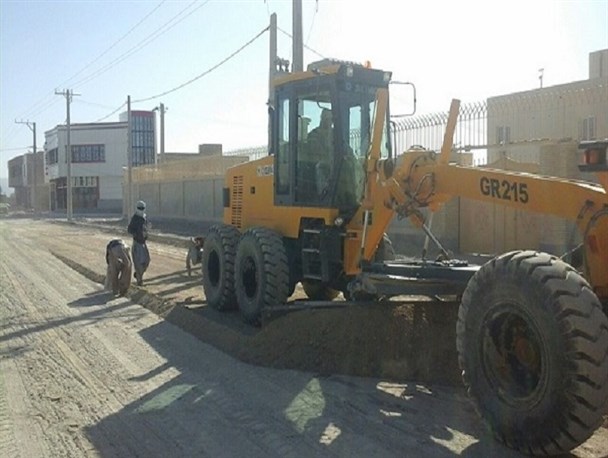 آماده سازی معابرمسکن مهر سراوان برای آسفالت/ افتتاح پروژه مسکن مهر در دهه فجر امسال+ تصویر
