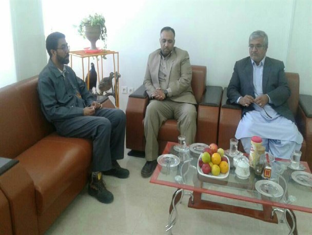 تلاش برای حل مشکلات اقشار نیازمند جامعه از اولویت های مهم شرکت سیمان خاش است/ تعامل و همدلی برای حل مشکلات خانواده زندانیان خاشی