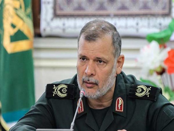 سپاه الغدیر استان یزد از روز اول حادثه در کنار زلزله زدگان کرمانشاه بود