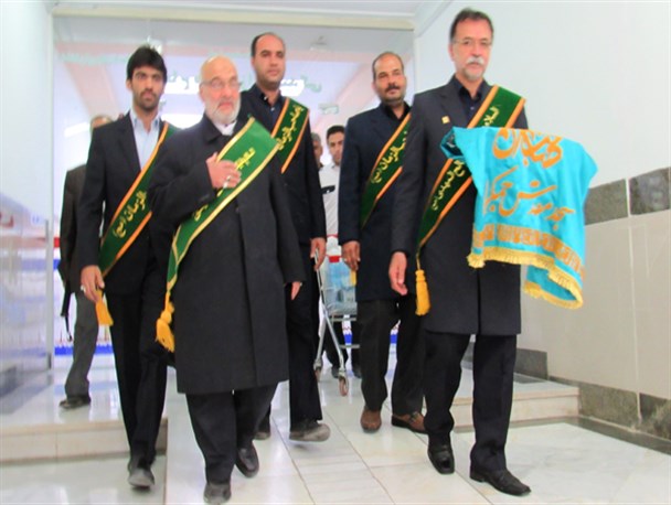 حضور خادمان مسجد جمکران در بیمارستان مهریز +تصاویر