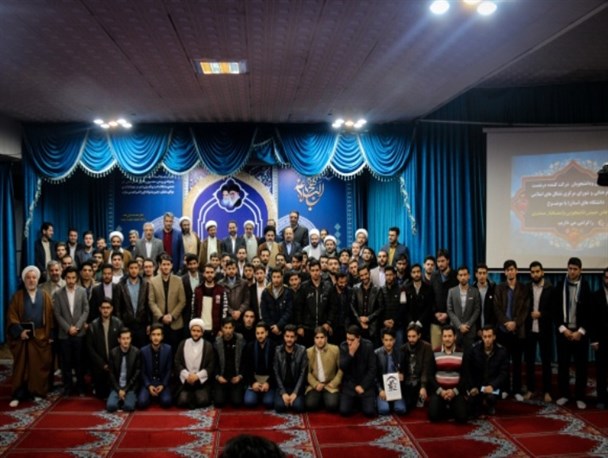 نشست صمیمی اعضای تشکل های دانشجویی با نماینده ولی فقیه در آذربایجان غربی+تصاویر