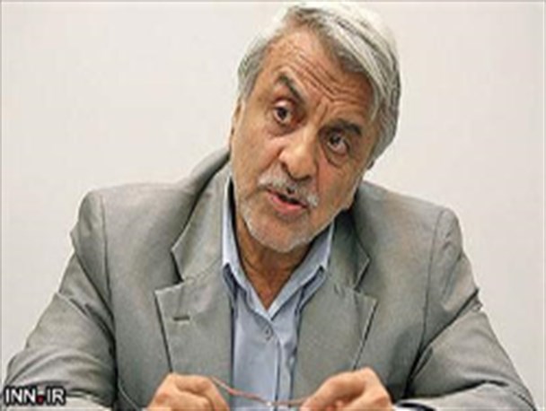 علی آبادی گردن کلفتی می‌کند