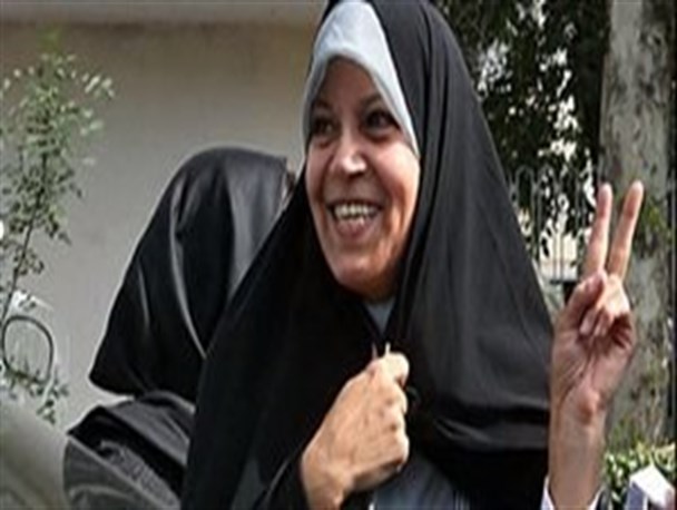 تحرکات فائزه هاشمی در دانشگاه آزاد پردیس