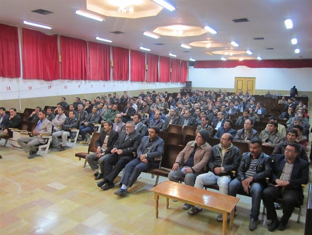 خانواده ها اعتیاد به اینترنت و موبایل را جدی بگیرند
