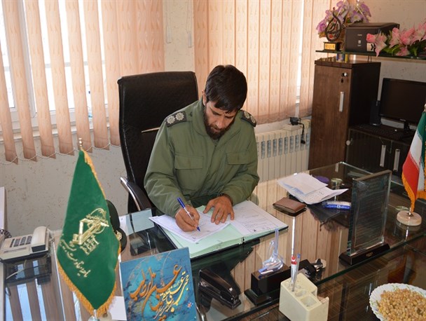 شاه کلیدی که آقایان از آن نام می‌برند تنها در پیروی از امام (ره) و رهبری است