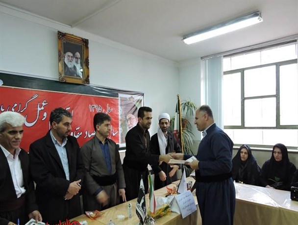 از سوادآموزان برتر شهرستان پاوه تقدیر شد+ تصاویر