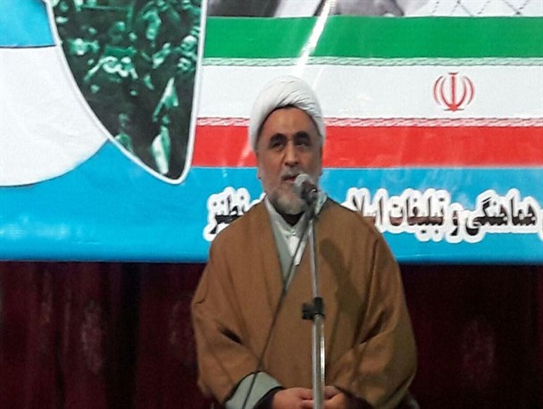 عده ای برای تأمین منافعشان دم از ولایت می‌زنند/ مگر انقلاب گوشت قربانی است که برخی ادعای سهم خواهی دارند!