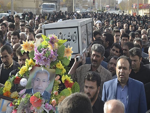 تشییع پیکر پدر شهیدان محمدی در پاسارگاد