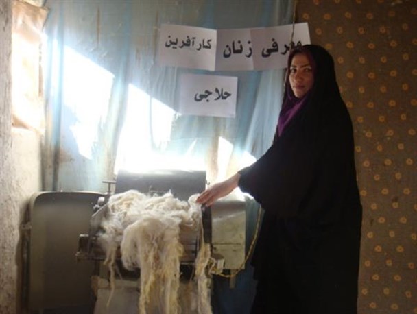 زنان خانه‌دار، بازوان اقتصاد مقاومتی در عرصه تولیدات خانگی