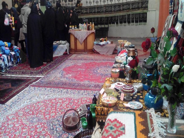 نمایشگاه مهر بانوان گرمساری گشایش یافت