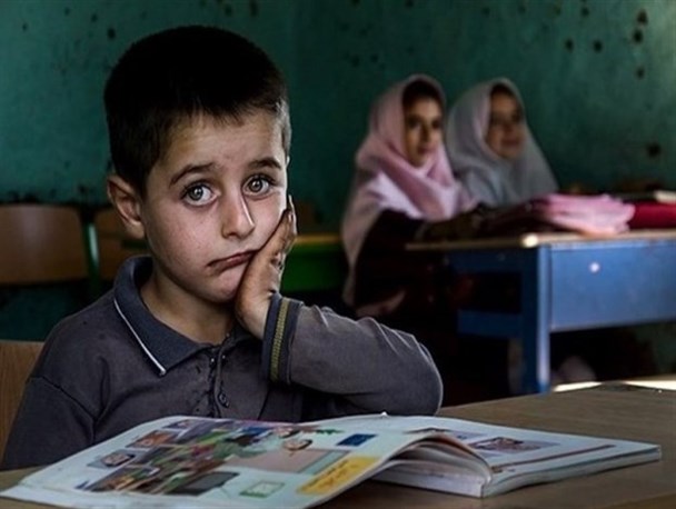 باز ماندن از سواد عادی، در دنیایی با انواع سوادها/ نرخ بی سوادی استان کردستان 18 درصد است !