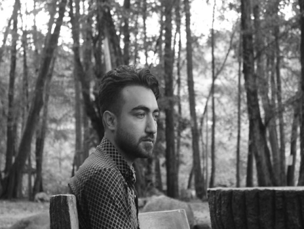 مجید اخشابی، ترانه شاعر نی ریزی را می خواند