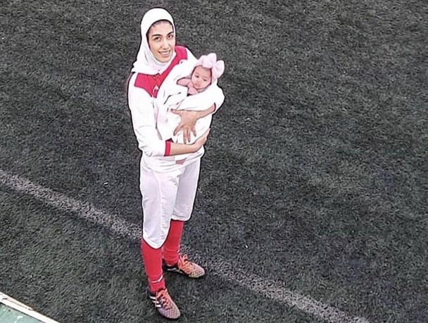 فرهمند: با هماهنگی فدراسیون فوتبال فرزندم را به اردو آوردم/ تبعیضی بین تیم ملی زنان و مردان وجود ندارد