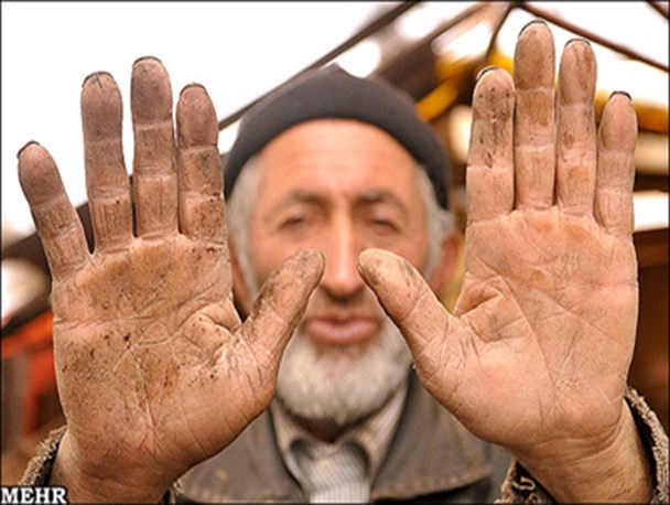 کارگرانی که از بلندی ها، می افتند و بی صدا می میرند
