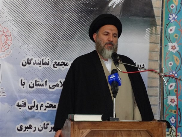 دیدار اعضای شورای هماهنگی ستاد دهه فجر با نماینده ولی فقیه در استان+تصاویر