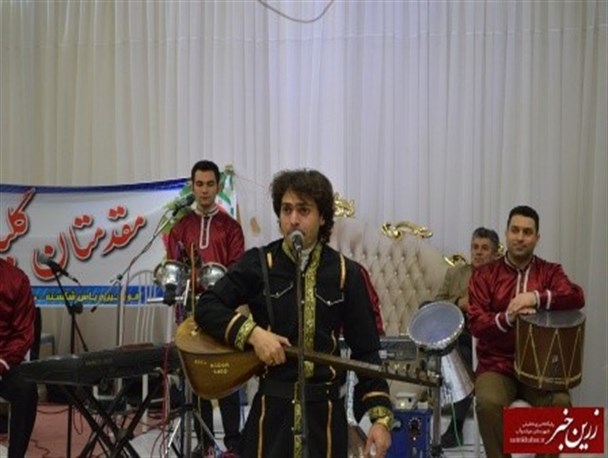 صدای ساز عاشیق ها دور دریاچه ارومیه می پیچید
