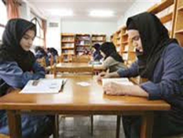 اهدای ۱۸ هزار و ۲۰۰ جلد کتاب کمک درسی به مدارس مناطق محروم استان کرمان