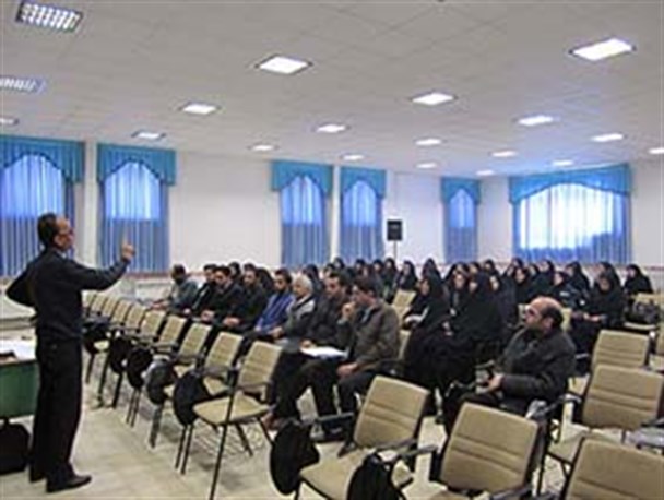 برگزاری کارگاه آموزشی اختلالات یادگیری و دیرآموزان درشهرستان سرخه