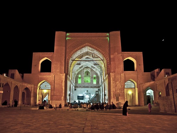آمادگی مساجد شهرستان قاین برای اجرای مراسم دهه فجر