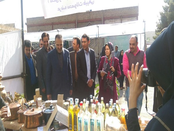 نمایشگاه کارآفرینان در پژوهش سرای خوارزمی پاکدشت برپا شد+ تصاویر