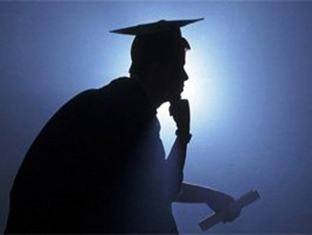 سندرم مدرک گرایی صندلی های دانشگاه ها را خالی نمی گذارد