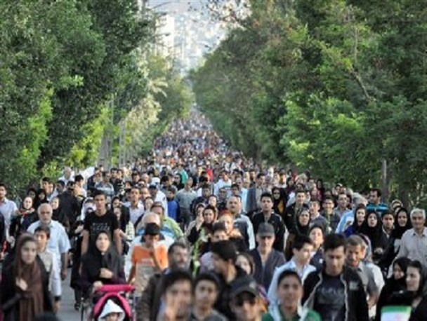 برگزاری همایش پیاده روی خانوادگی و دانش آموزی در دولت آباد