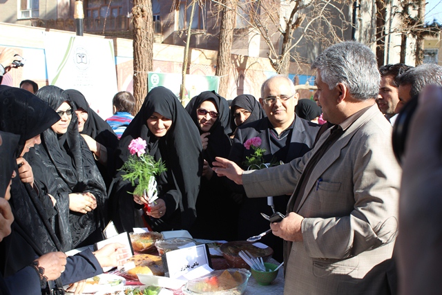 جشنواره غذاهای سنتی و سالم در گناباد برگزار شد+تصاویر