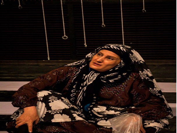 «دقایقی با رضا» به بخش نهایی جشنواره تئاتر لاله‌های سرخ راه یافت