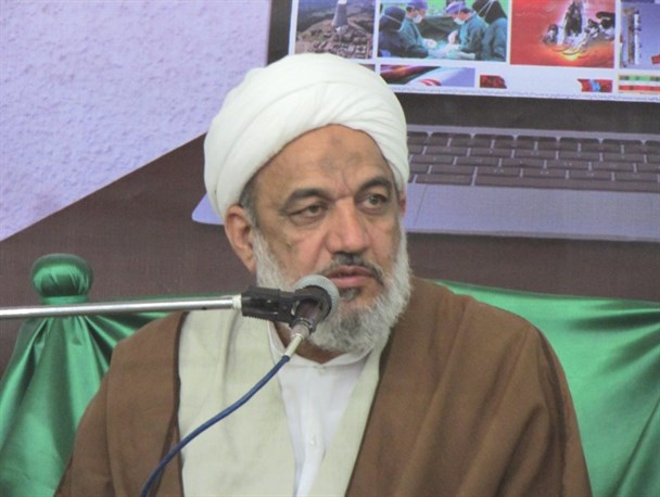 برخی مسئولین واقعا ضعیف عمل می کنند/ نباید از اینکه عده ای مثل لاشخور به جان نظام افتاده اند، دلسرد نشویم