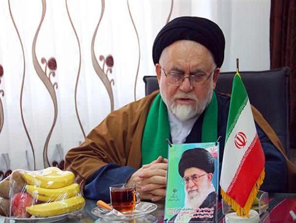 پیروزی های جبهه مقاومت از برکات انقلاب اسلامی است/ انقلاب شکست نمی خورد، شکست می دهد